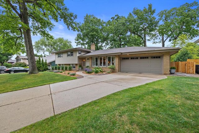 4520 N 110th STREET, Wauwatosa, WI 53225