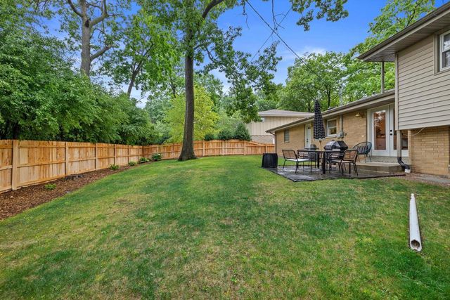 4520 N 110th STREET, Wauwatosa, WI 53225