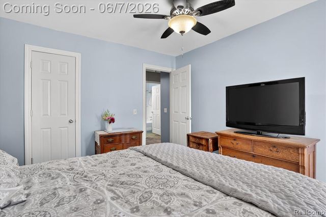 239 E Chestnut Street, Webberville, MI 48892