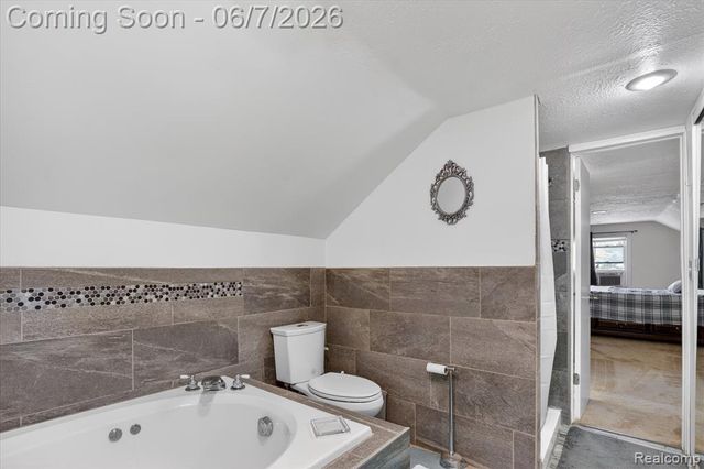 239 E Chestnut Street, Webberville, MI 48892