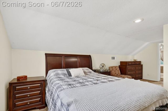 239 E Chestnut Street, Webberville, MI 48892
