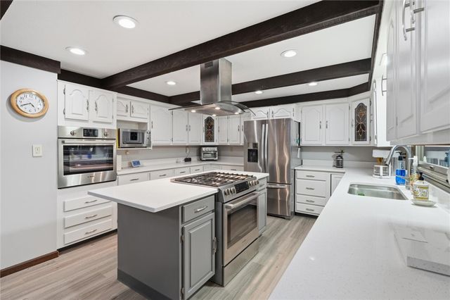 112 June Dr, Port Vue, PA 15133