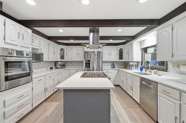 112 June Dr, Port Vue, PA 15133