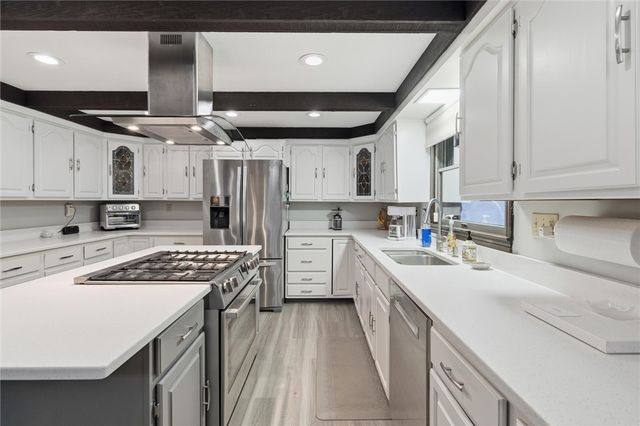 112 June Dr, Port Vue, PA 15133