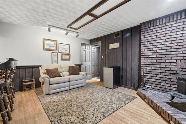 112 June Dr, Port Vue, PA 15133