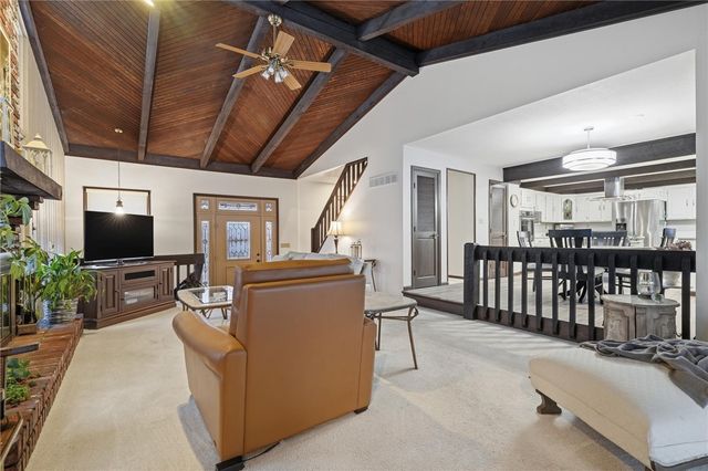 112 June Dr, Port Vue, PA 15133