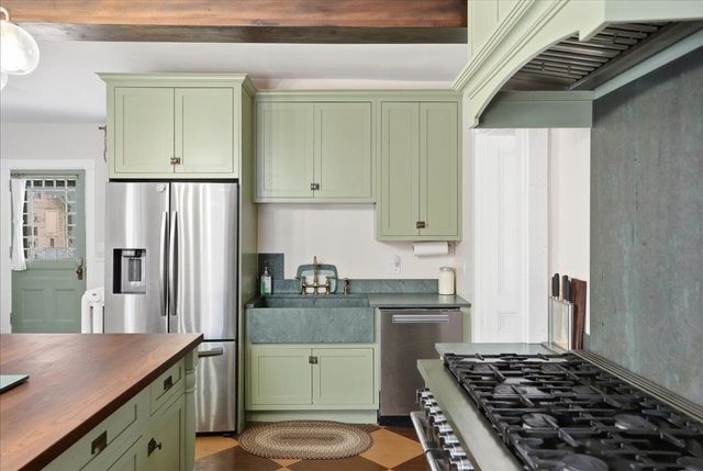 161 Harbor Road, Shelburne, VT 05482