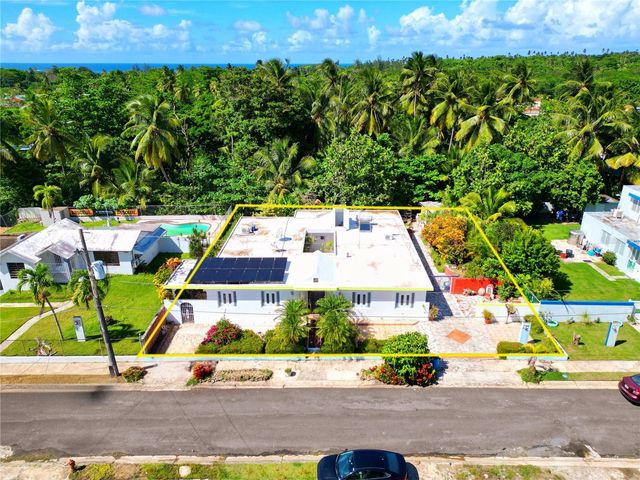 FELICIDAD URB. ALTURAS DE CERRO GORDO I Y II 2-D, Vega Alta, PR 00692