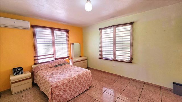 FELICIDAD URB. ALTURAS DE CERRO GORDO I Y II 2-D, Vega Alta, PR 00692