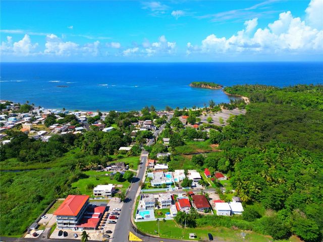 FELICIDAD URB. ALTURAS DE CERRO GORDO I Y II 2-D, Vega Alta, PR 00692