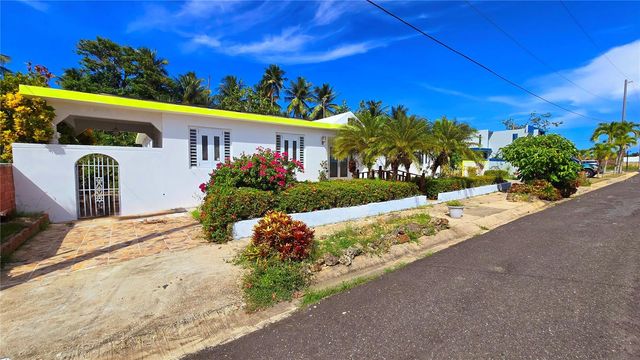 FELICIDAD URB. ALTURAS DE CERRO GORDO I Y II 2-D, Vega Alta, PR 00692