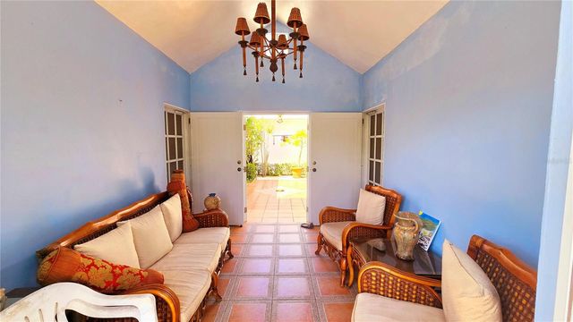 FELICIDAD URB. ALTURAS DE CERRO GORDO I Y II 2-D, Vega Alta, PR 00692