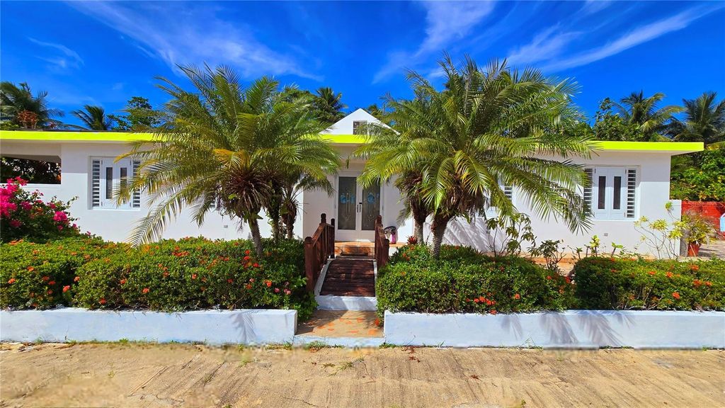 FELICIDAD URB. ALTURAS DE CERRO GORDO I Y II 2-D, Vega Alta, PR 00692