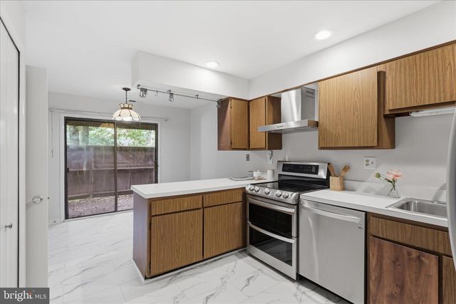 2043 WETHERSFIELD CT, Reston, VA 20191
