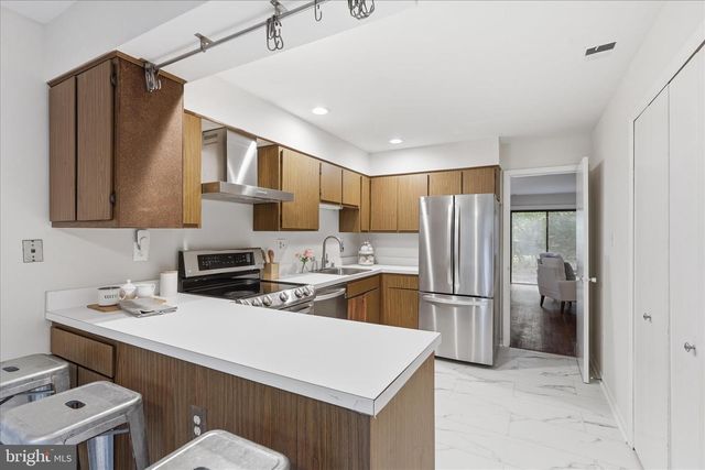 2043 WETHERSFIELD CT, Reston, VA 20191