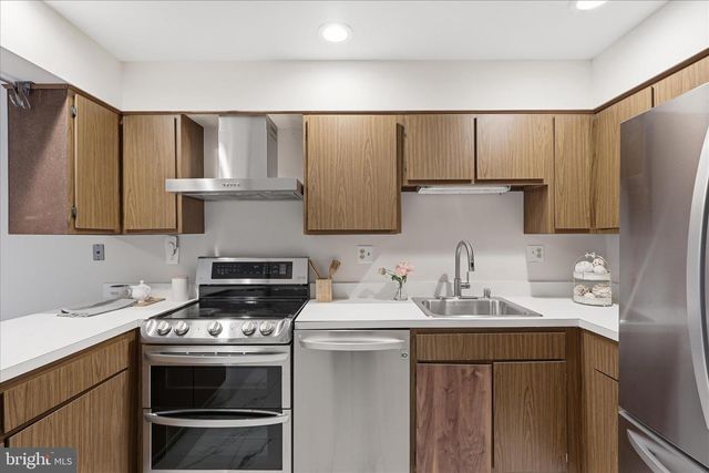 2043 WETHERSFIELD CT, Reston, VA 20191