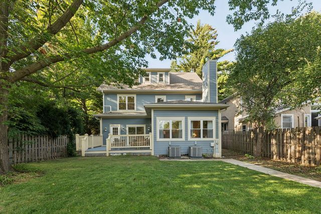2412 Noyes Street, Evanston, IL 60201