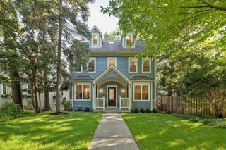 2412 Noyes Street, Evanston, IL 60201