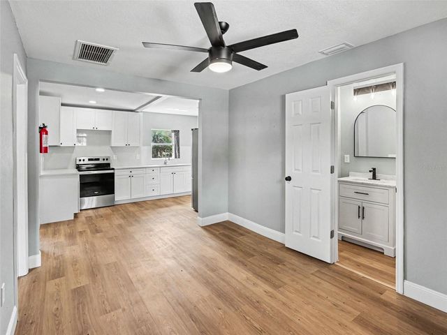 38702 SOUTH AVENUE, Zephyrhills, FL 33542