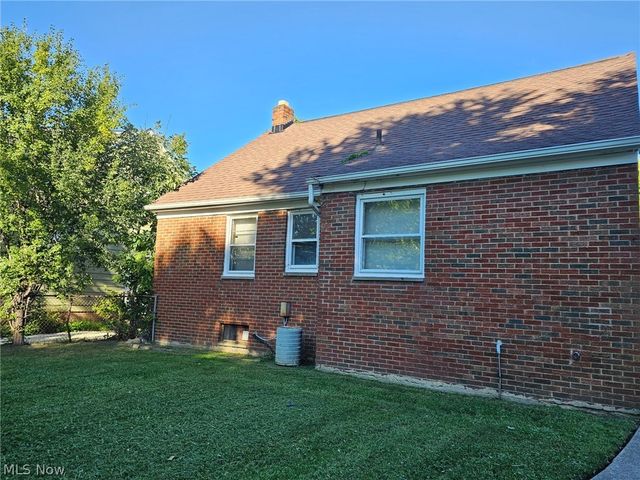 3868 Warrensville Center Road, Warrensville Heights, OH 44122