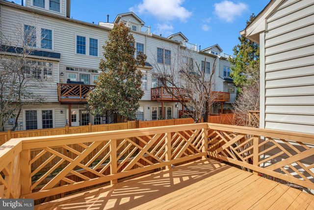 718 HAWKINS WAY, Alexandria, VA 22314