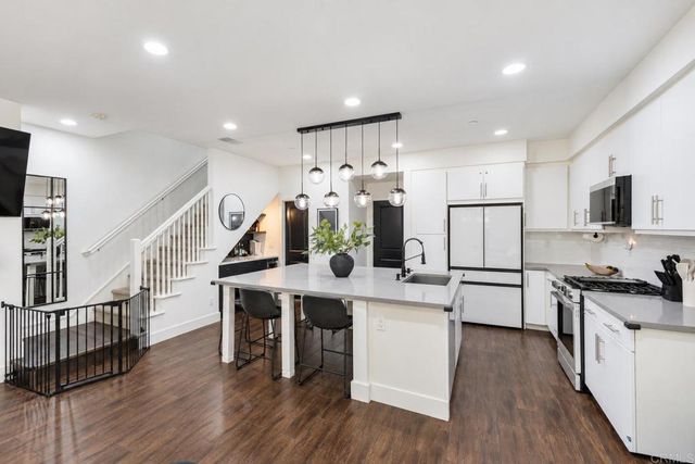 1714 Fairlead Ave, Carlsbad, CA 92011