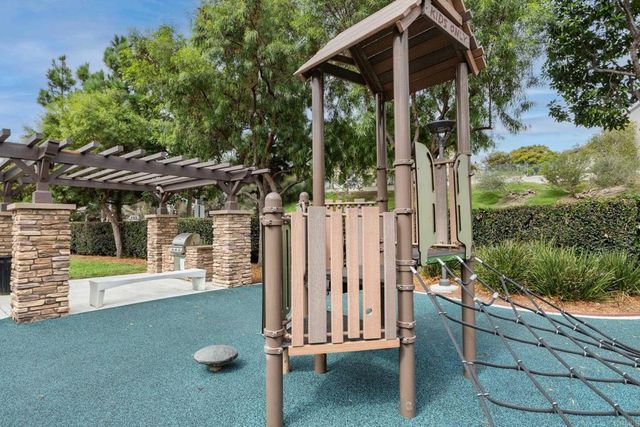 1714 Fairlead Ave, Carlsbad, CA 92011
