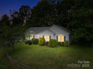 161 Blue Rock Road, Burnsville, NC 28714