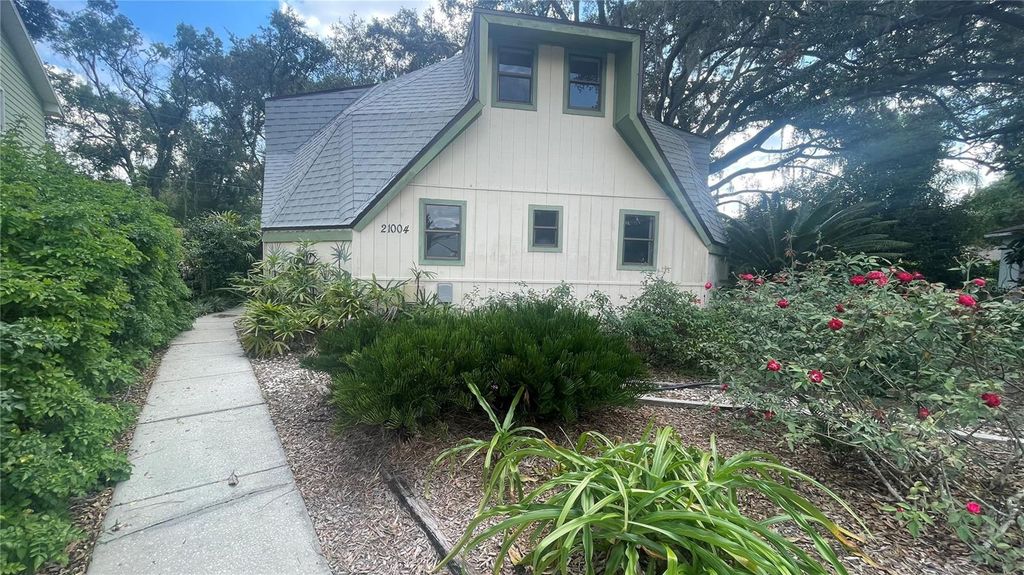 Image 2 of property listing at 21004 NEGRIL COURT, Lutz, FL 33558