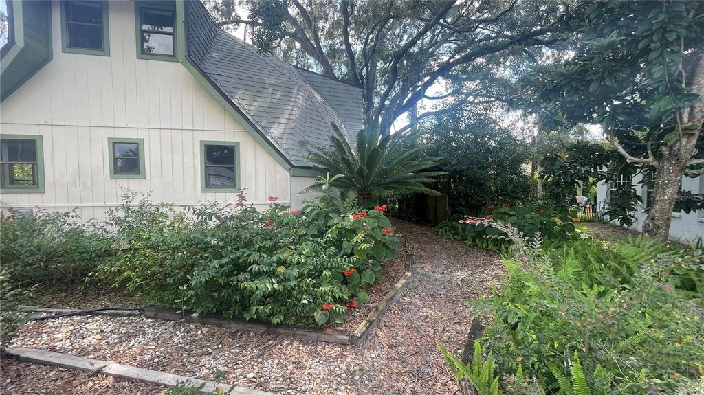 Image 3 of property listing at 21004 NEGRIL COURT, Lutz, FL 33558