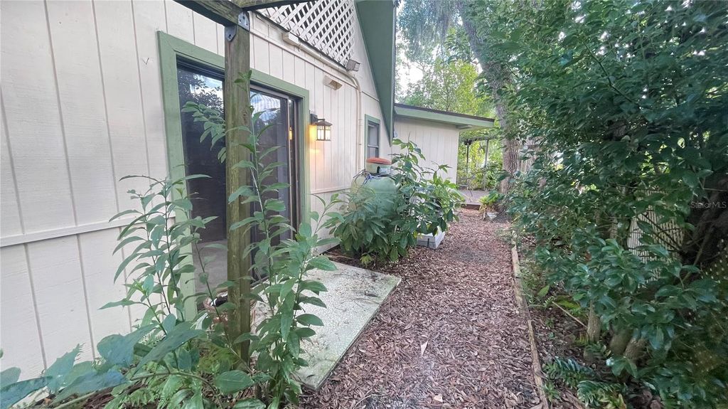 Image 21 of property listing at 21004 NEGRIL COURT, Lutz, FL 33558