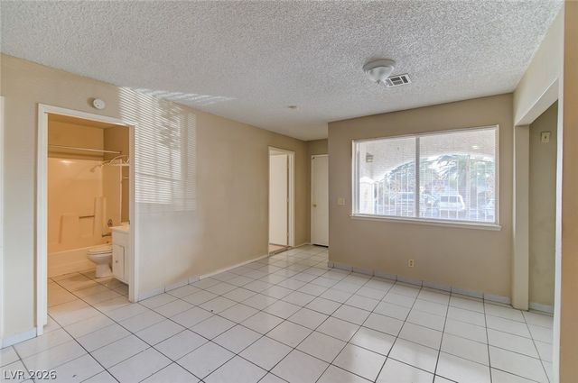 824 Hedge Way 2, Las Vegas, NV 89110