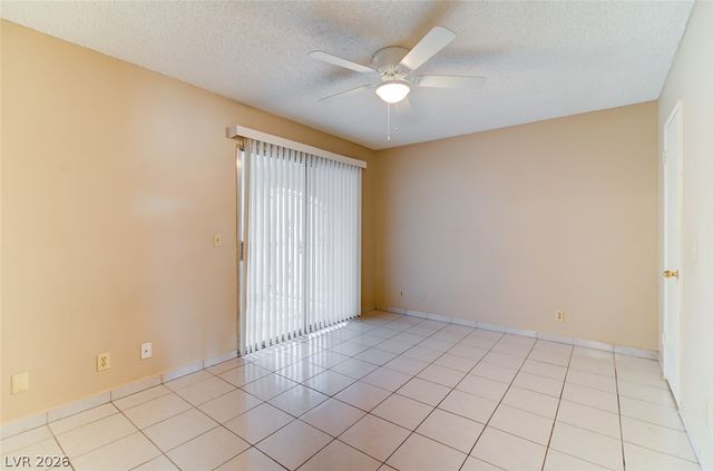 824 Hedge Way 2, Las Vegas, NV 89110