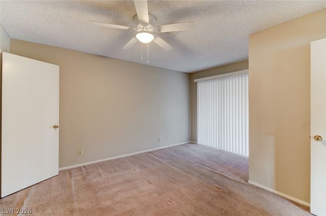824 Hedge Way 2, Las Vegas, NV 89110