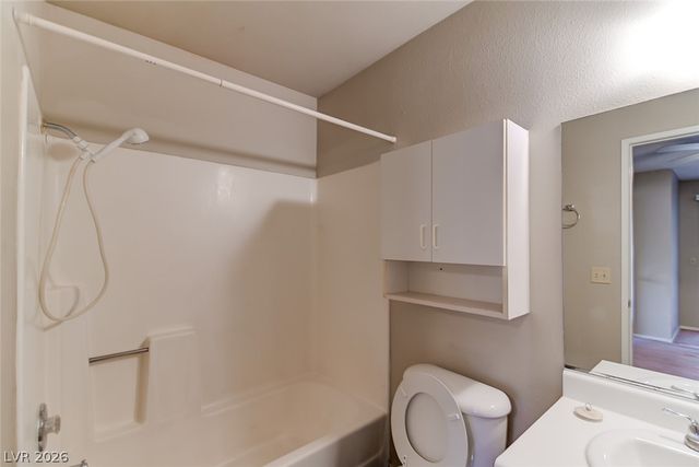 824 Hedge Way 2, Las Vegas, NV 89110