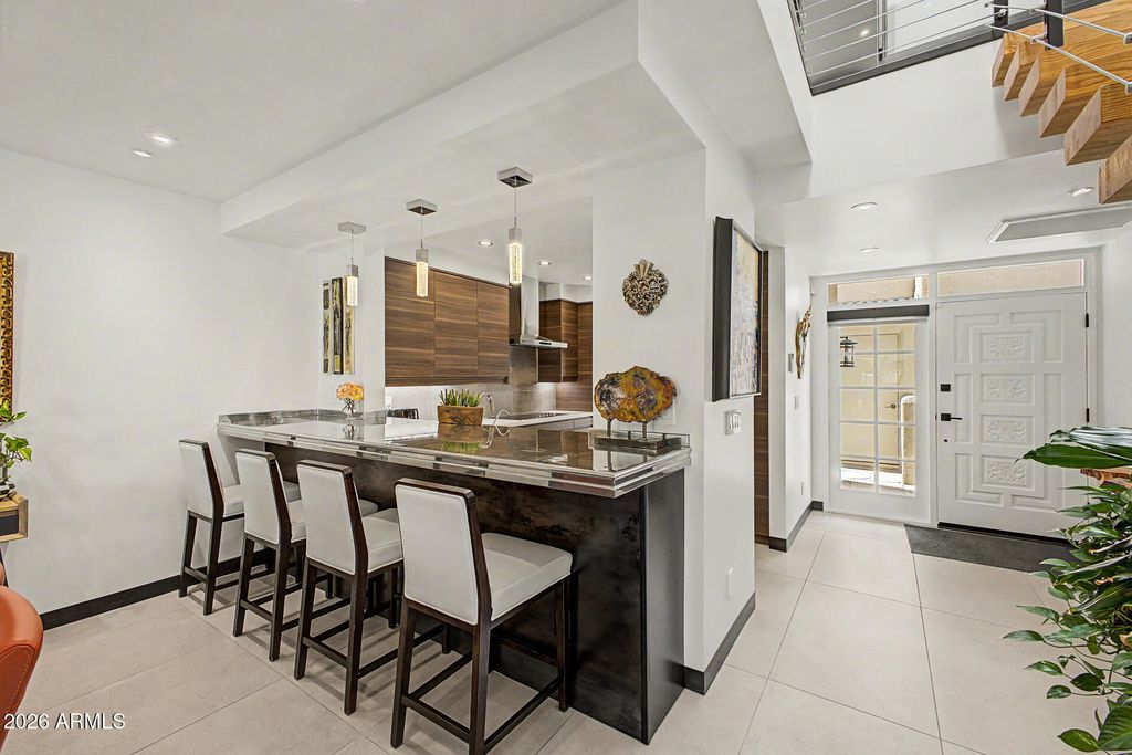 Image 9 of property listing at 3057 E ROSE Lane, Phoenix, AZ 85016