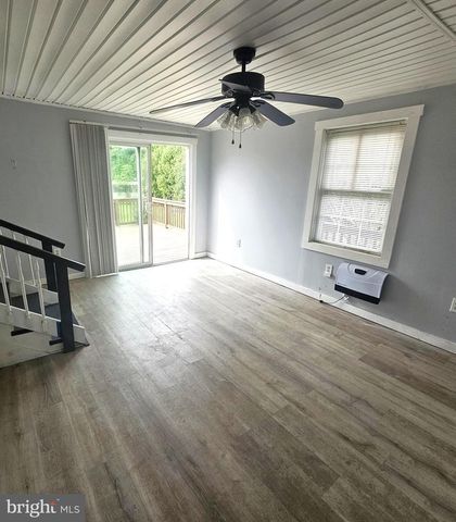 14 TIFFANY DR, Shippensburg, PA 17257