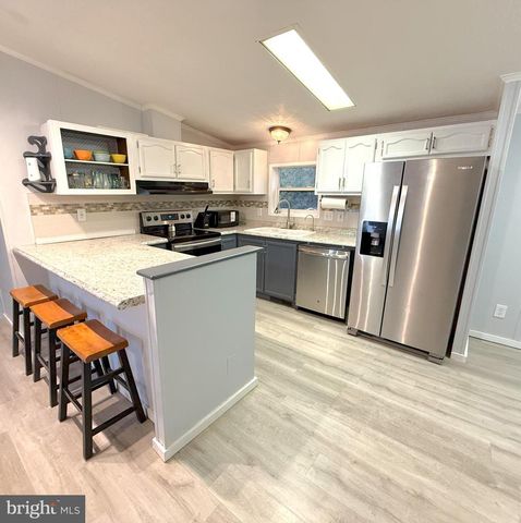 14 TIFFANY DR, Shippensburg, PA 17257