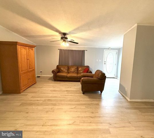 14 TIFFANY DR, Shippensburg, PA 17257