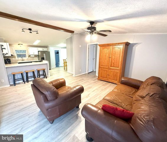 14 TIFFANY DR, Shippensburg, PA 17257