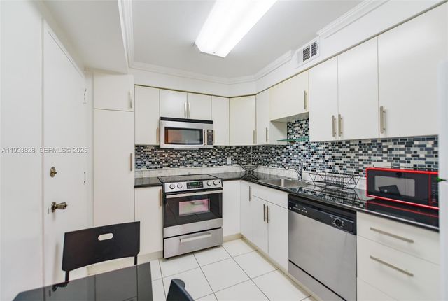 1965 S Ocean Dr 14D, Hallandale Beach, FL 33009