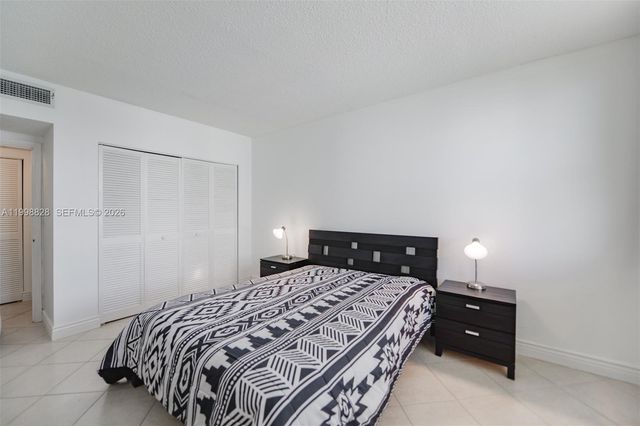1965 S Ocean Dr 14D, Hallandale Beach, FL 33009