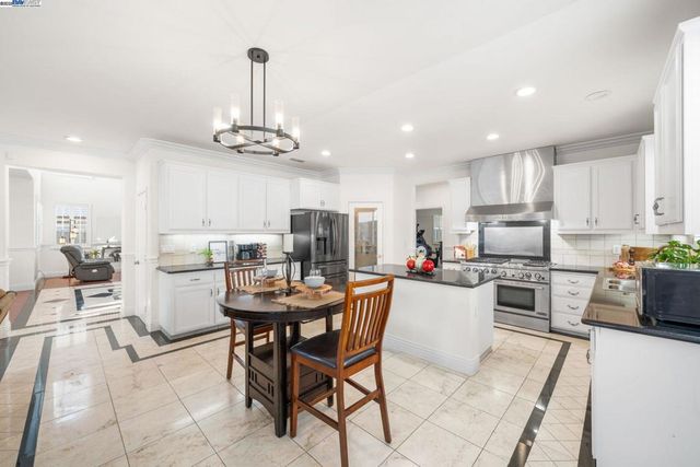 1531 Riverview Ave, Tracy, CA 95377