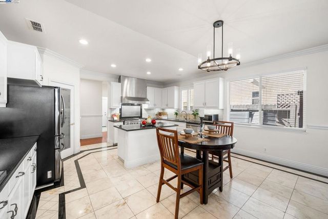 1531 Riverview Ave, Tracy, CA 95377