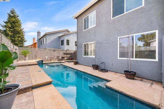 1531 Riverview Ave, Tracy, CA 95377