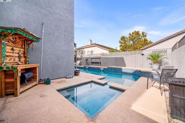 1531 Riverview Ave, Tracy, CA 95377