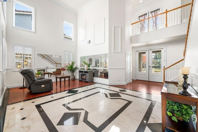 1531 Riverview Ave, Tracy, CA 95377