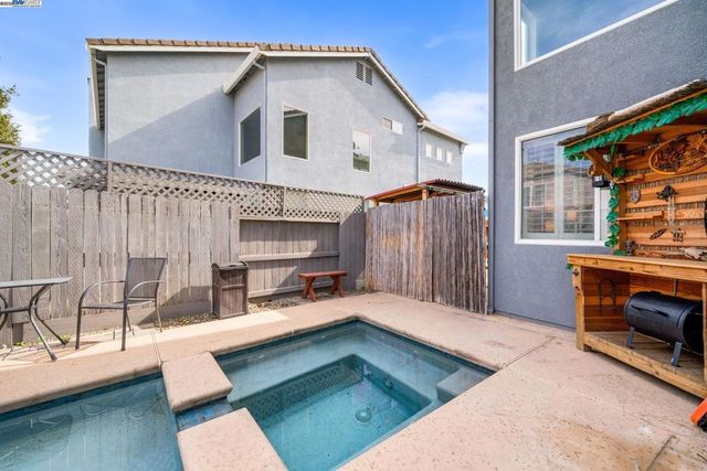 1531 Riverview Ave, Tracy, CA 95377