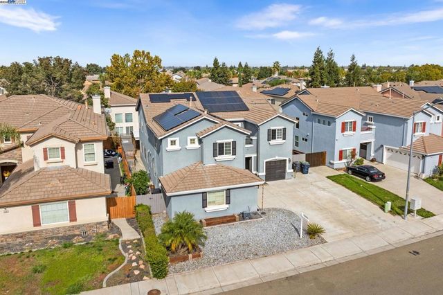 1531 Riverview Ave, Tracy, CA 95377