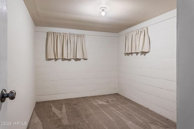 408 Pleasant Ave, Selah, WA 98942